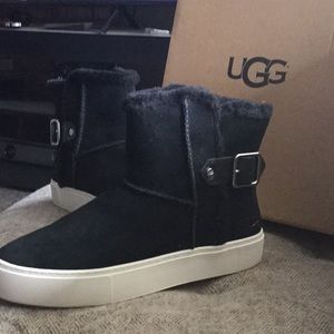 Uggs black boots